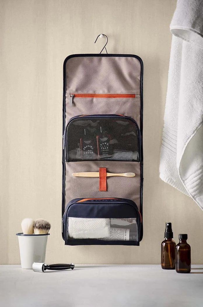 Козметична чанта за път Gentlemen's Hardware Weekender Dopp Kit Roll