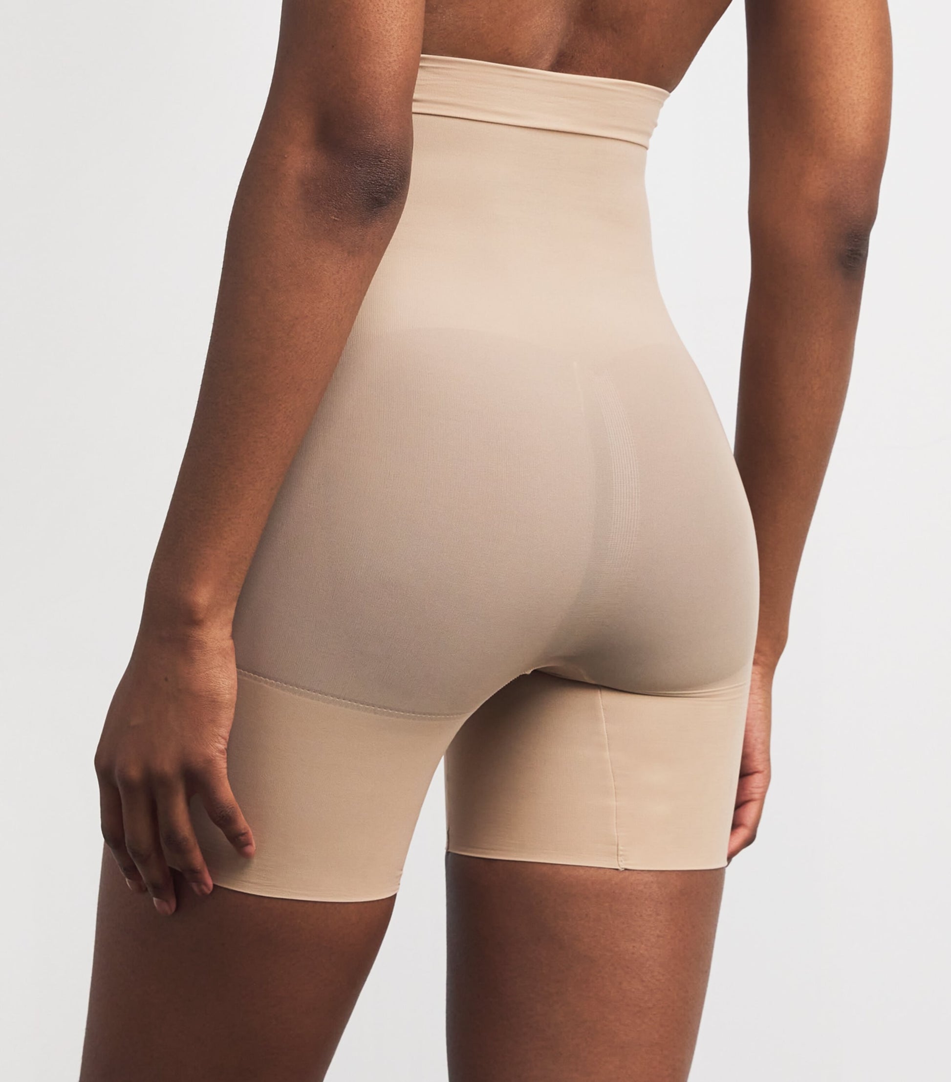 Skims Seamless Sculpt Mid-Thigh Shorts CLAY