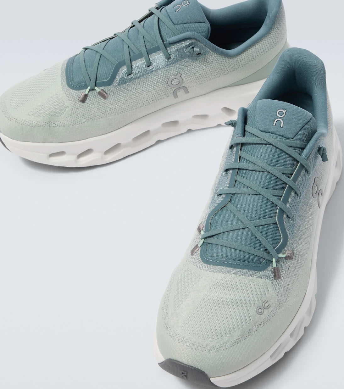 On - Cloudtilt running shoes
