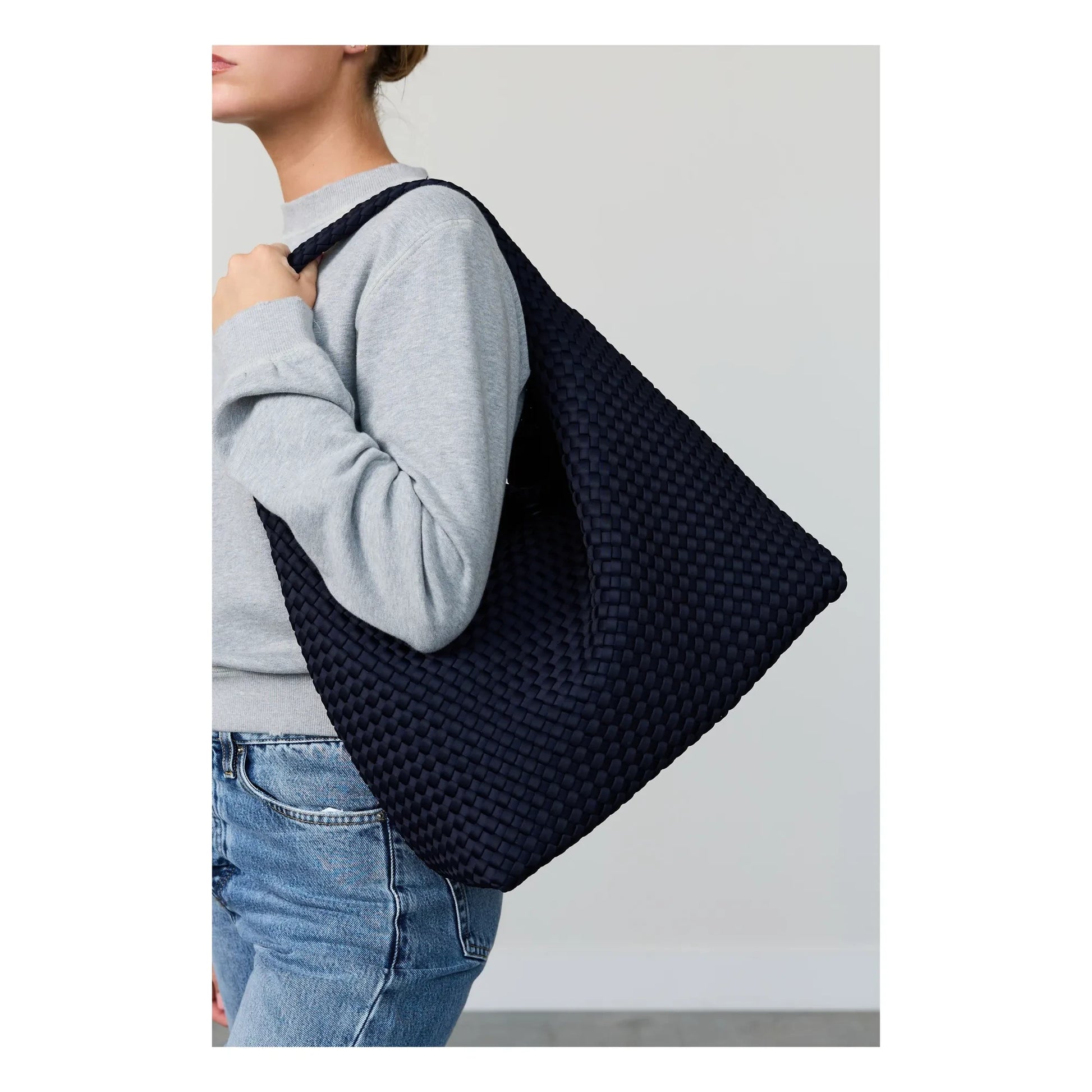 Marrea - Marrea Large Bucket Bag | Midnight blue