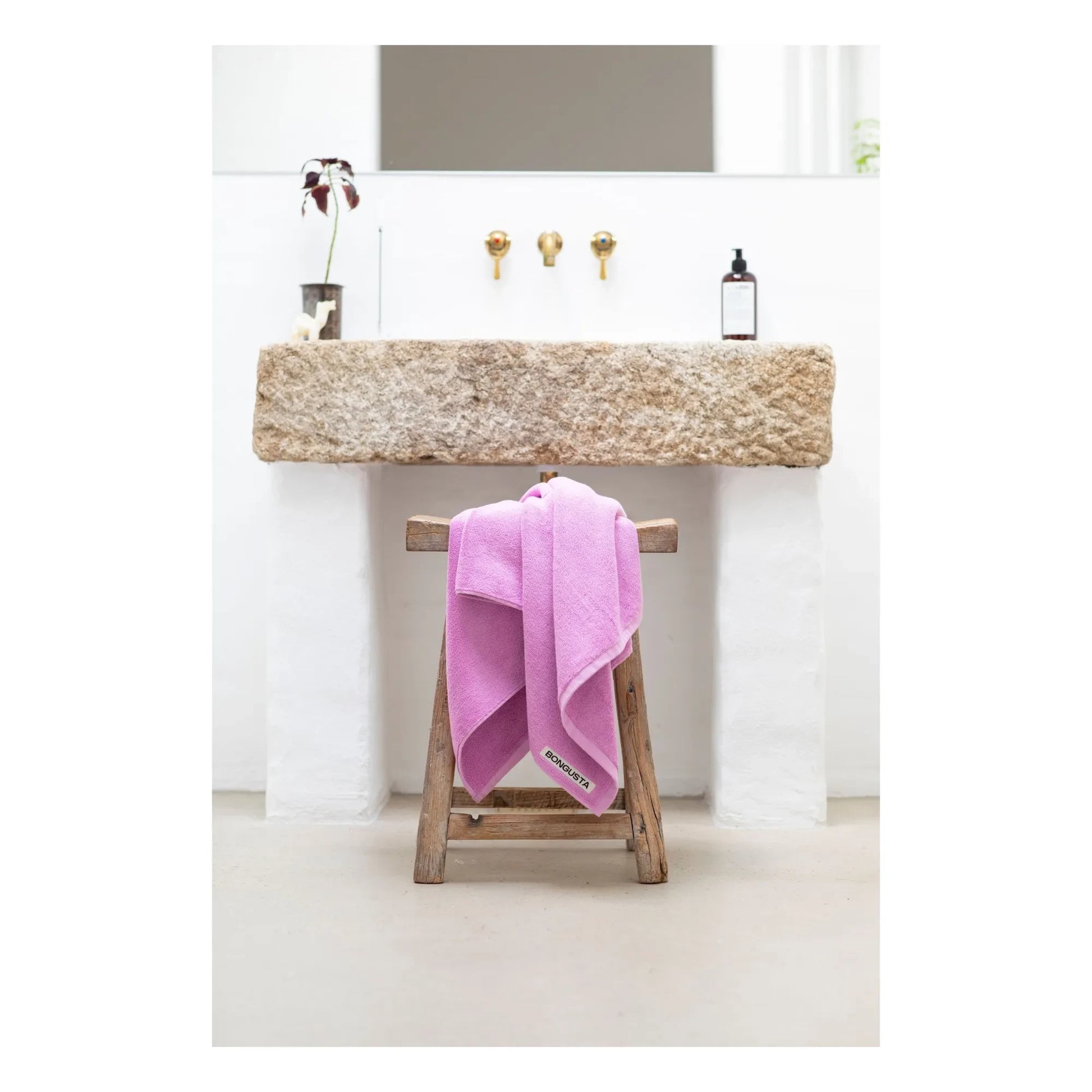 Bongusta - Naram bath towel | Fuchsia