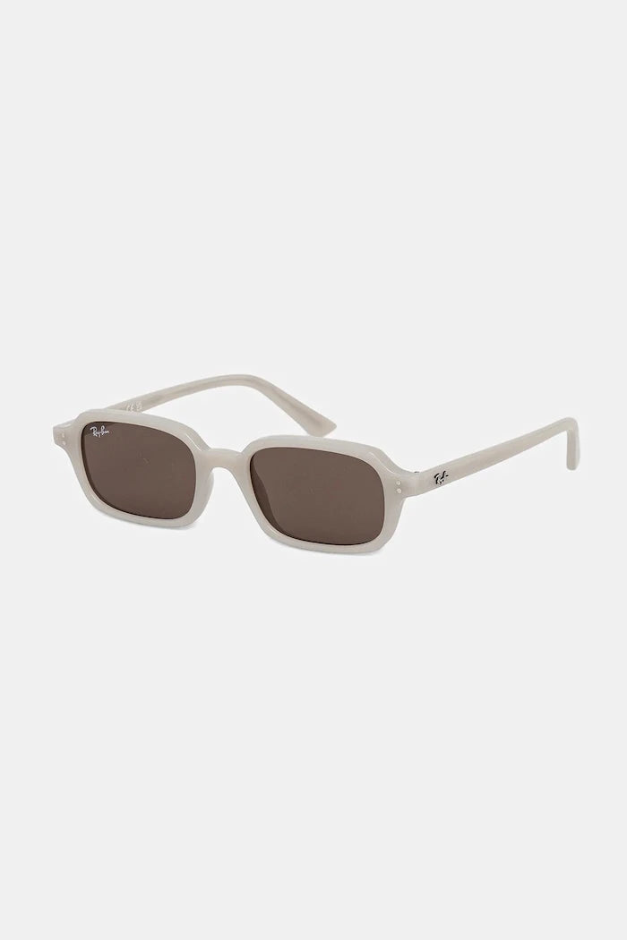 Ray-Ban güneş gözlüğü