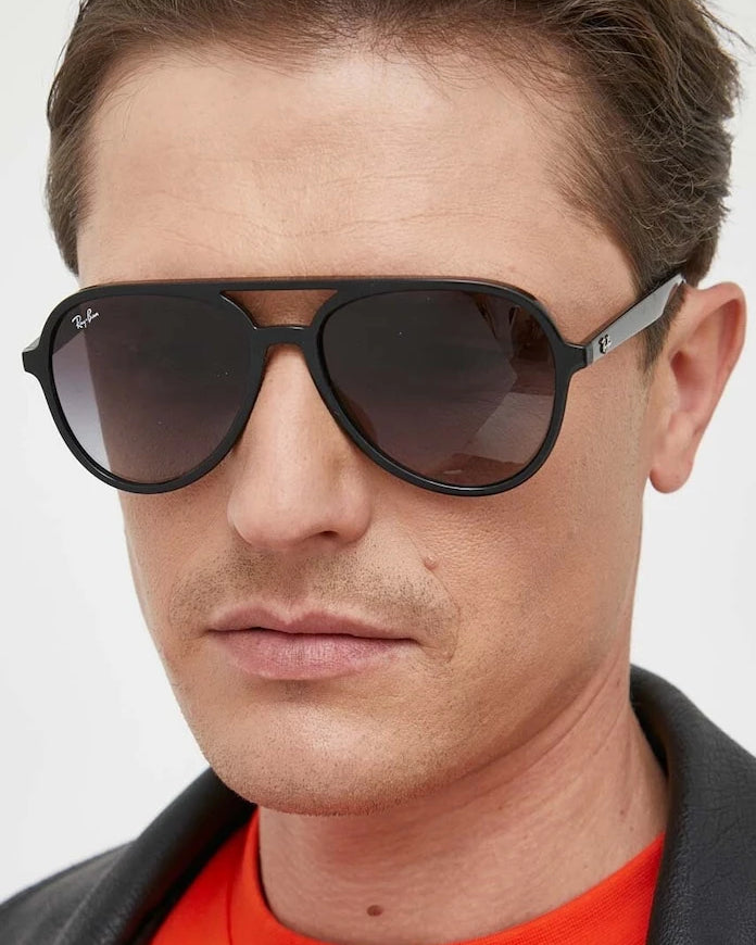 Ray-Ban güneş gözlüğü