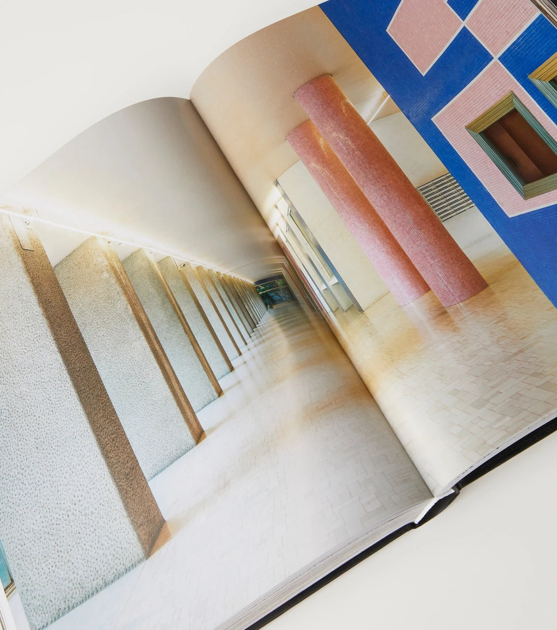Taschen - Entryways of Milan XL book