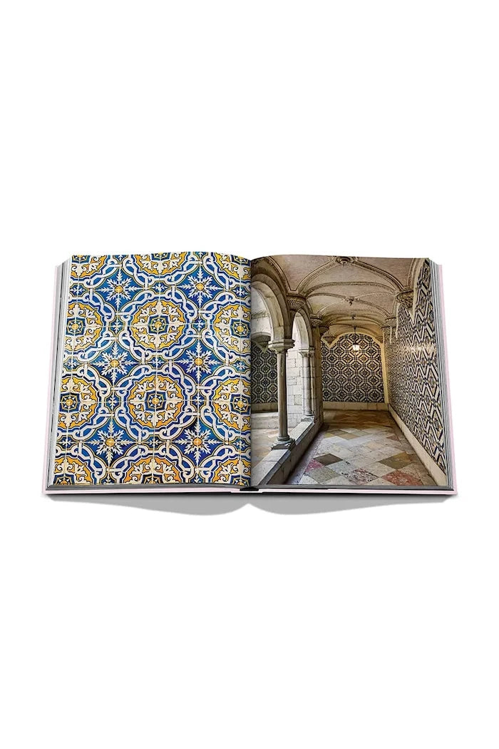 Assouline Lisboa Luz by Carlos Souza and Charlene Shorto, İngilizce