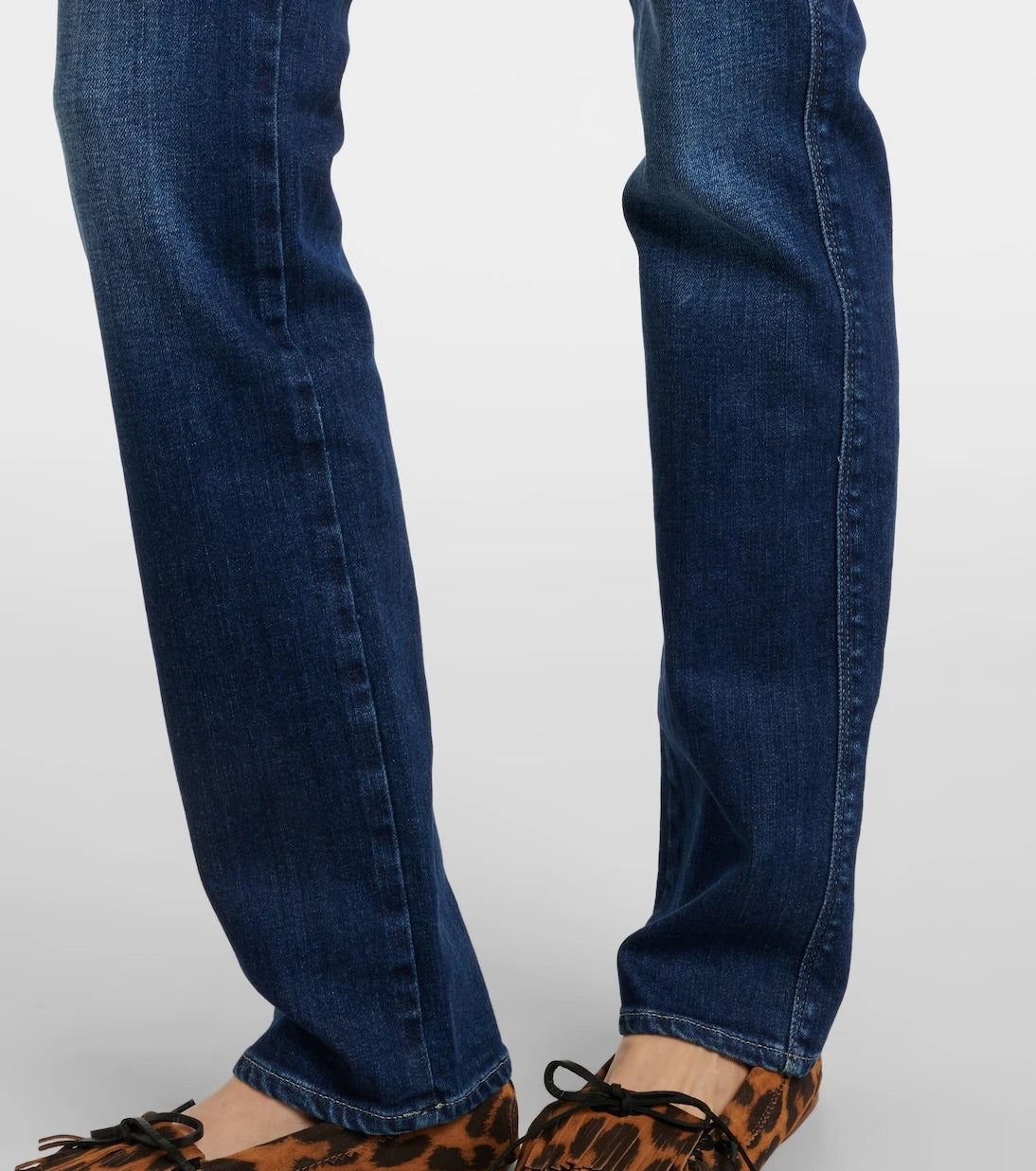 7 For All Mankind - بنطلون جينز كيمي بقصة مستقيمة وخصر مرتفع