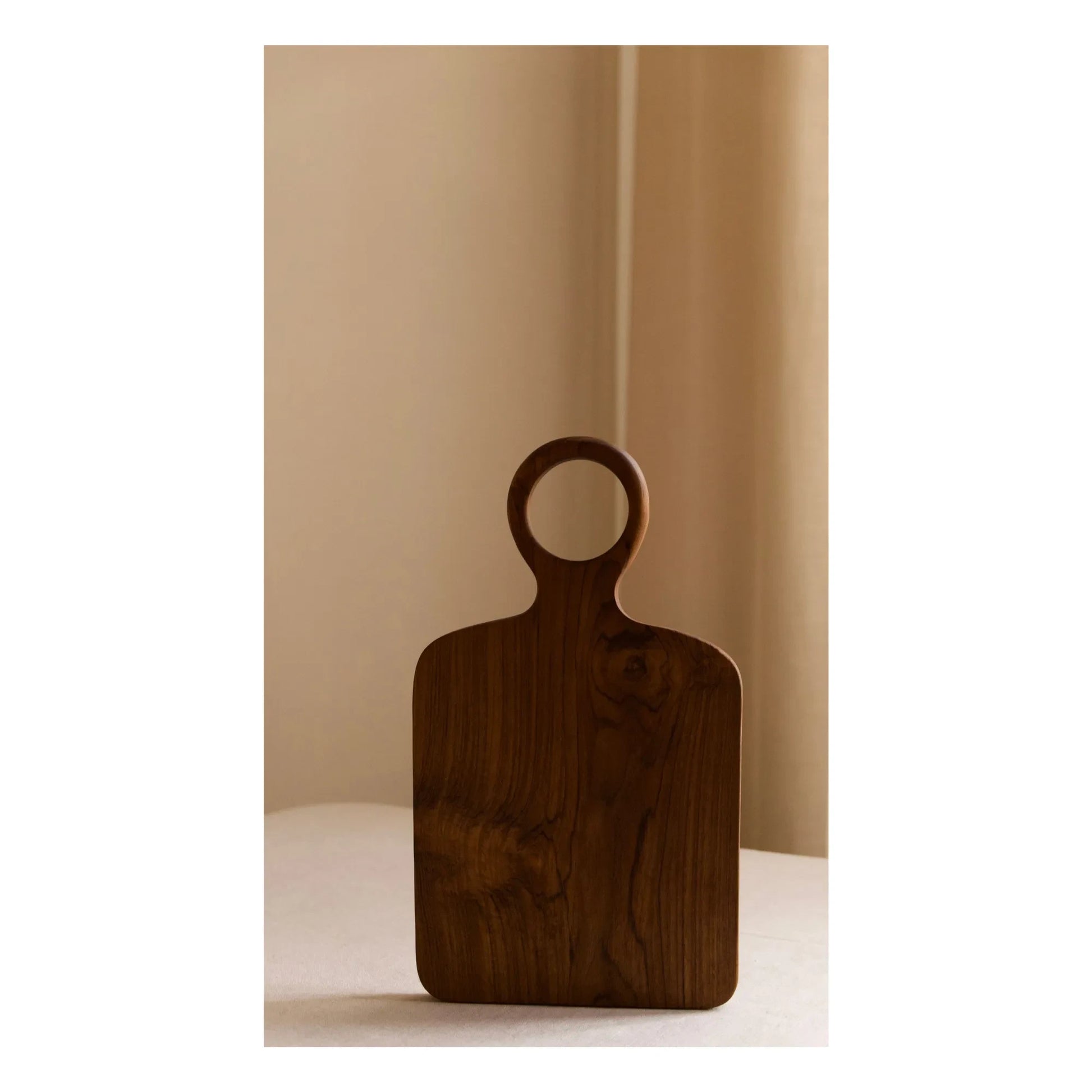 Woodmata - Teak cutting board with handle | Teak