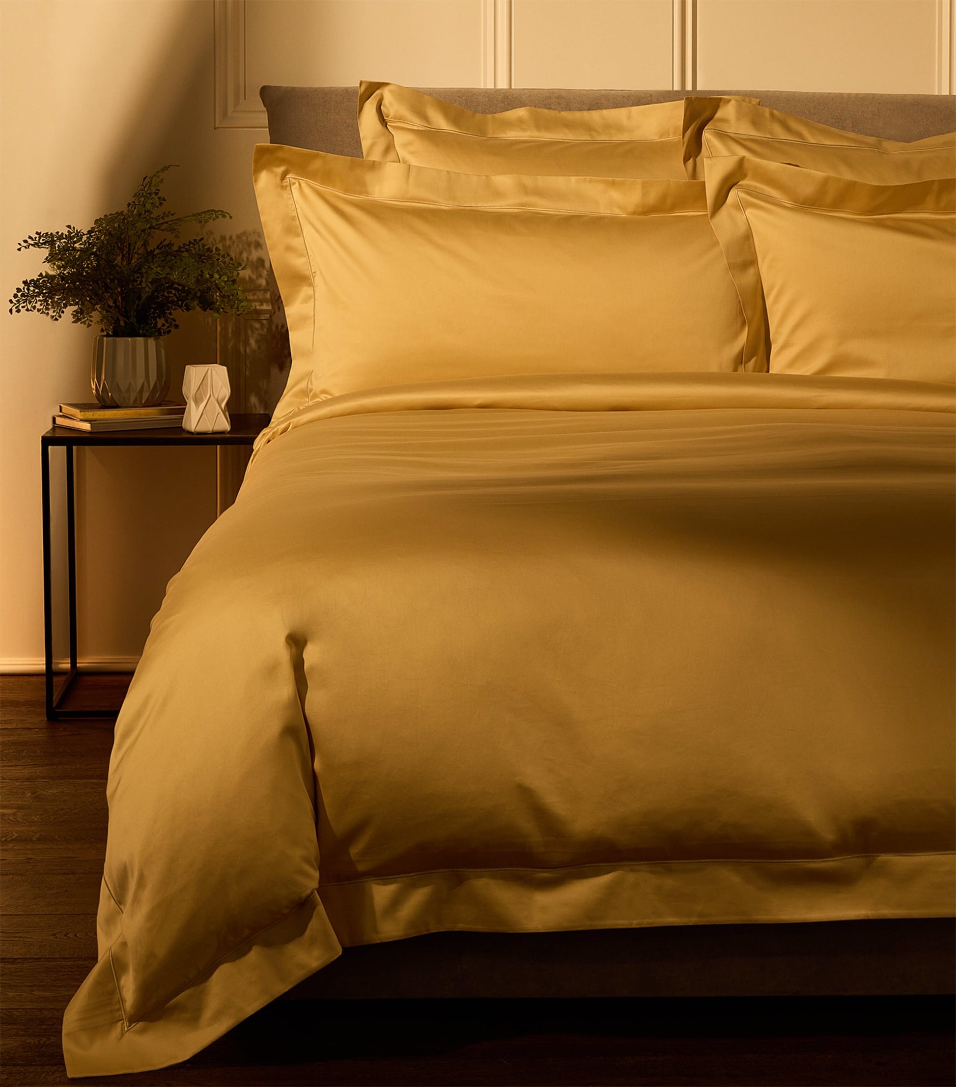 Celso De Lemos Bourdon Super King Duvet Cover Set (260cm x 220cm)