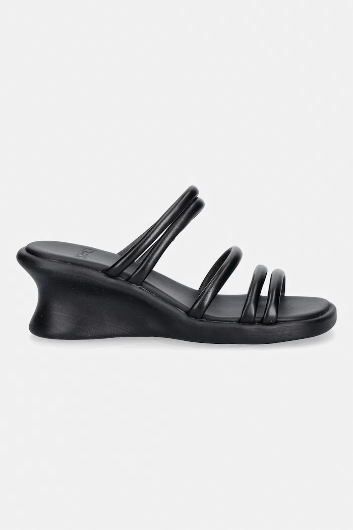 Camper kadın deri eğimli platformlu terlik Louise Sandal