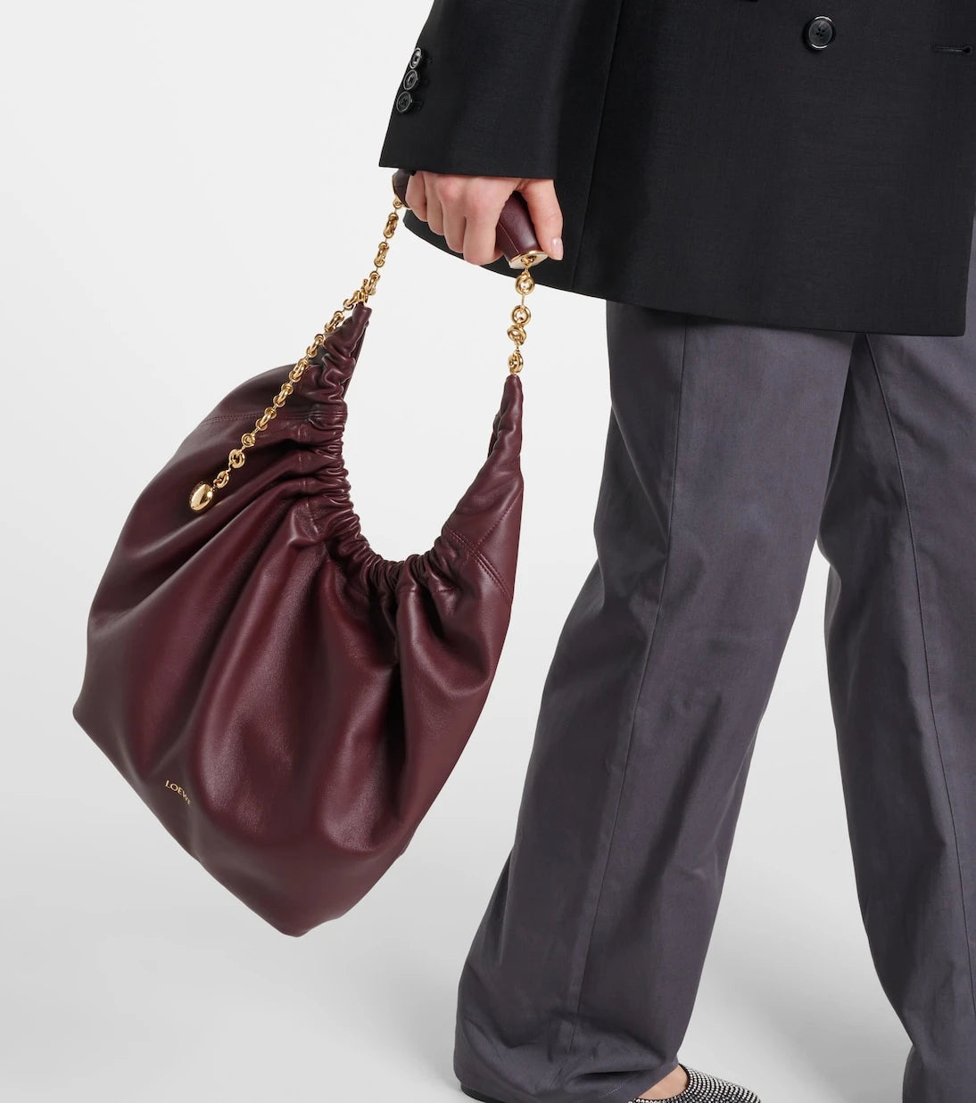 Loewe - حقيبة كتف Squeeze متوسطة من الجلد