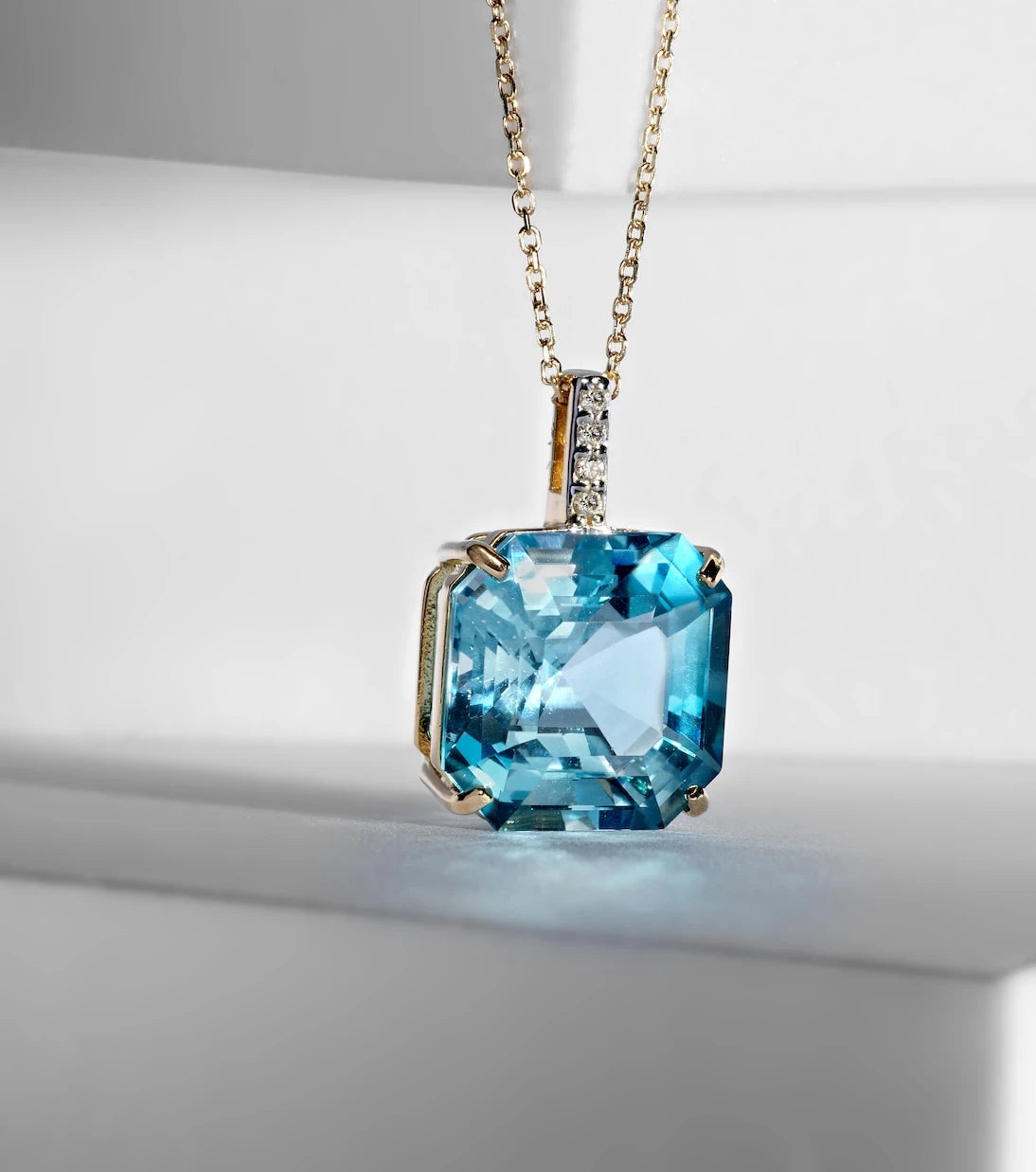 Mateo - 14kt gold necklace with topaz and diamonds