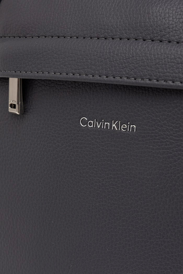 Calvin Klein erkek suni deri omuz çantası