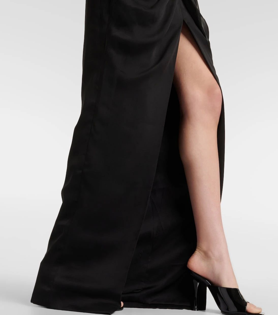 Rasario - Floral-appliqué chiffon gown
