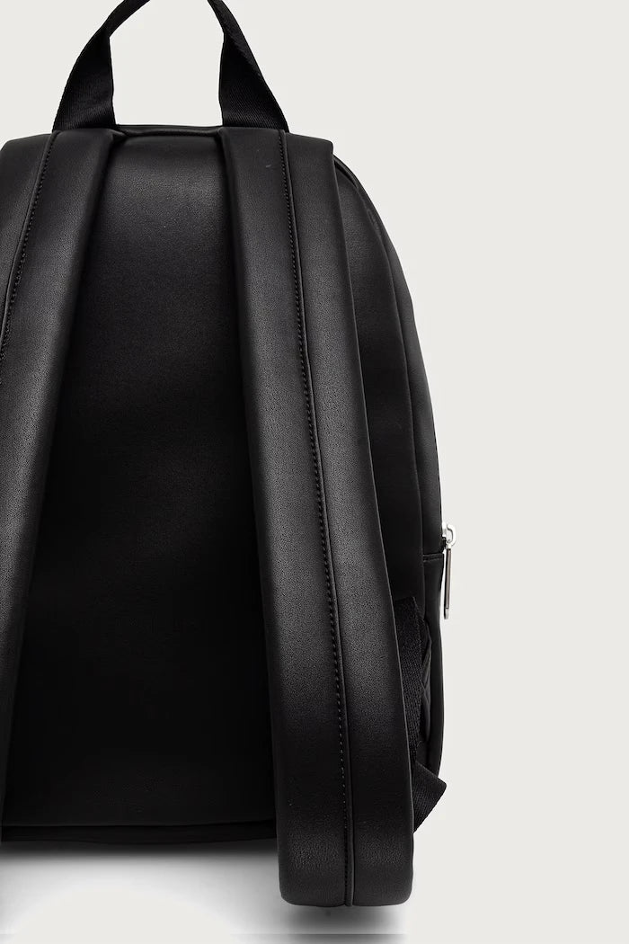 Tommy Jeans Kadın Suni Deri Sırt Çantası