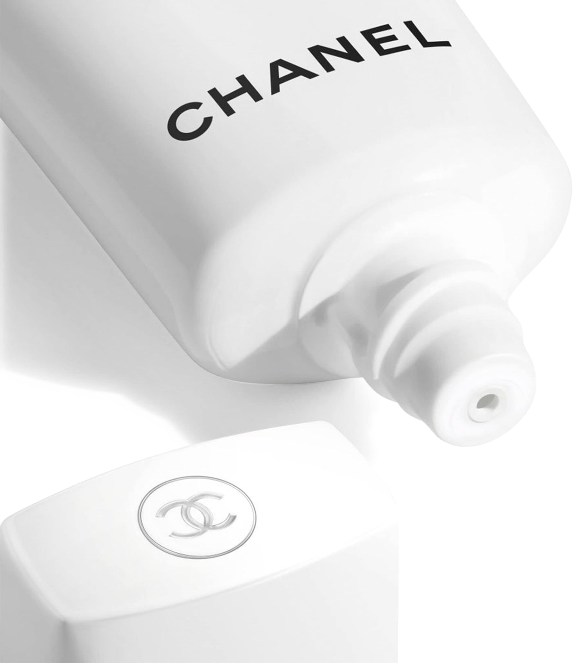 UV ESSENTIEL Protection Globale Complete Protection UV – Pollution – Antioxidant SPF 50 (30ml)