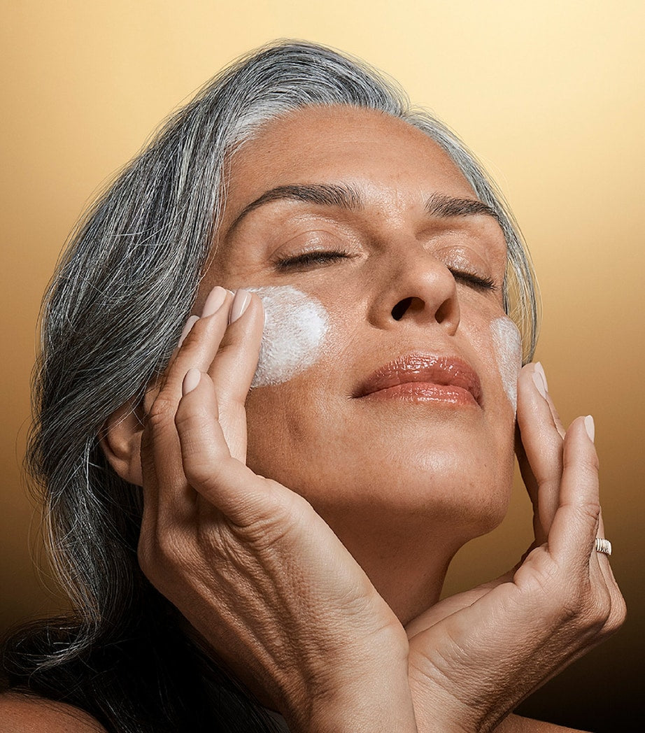 Estée Lauder Re-Nutriv Rich Foam Cleanser (120ml)