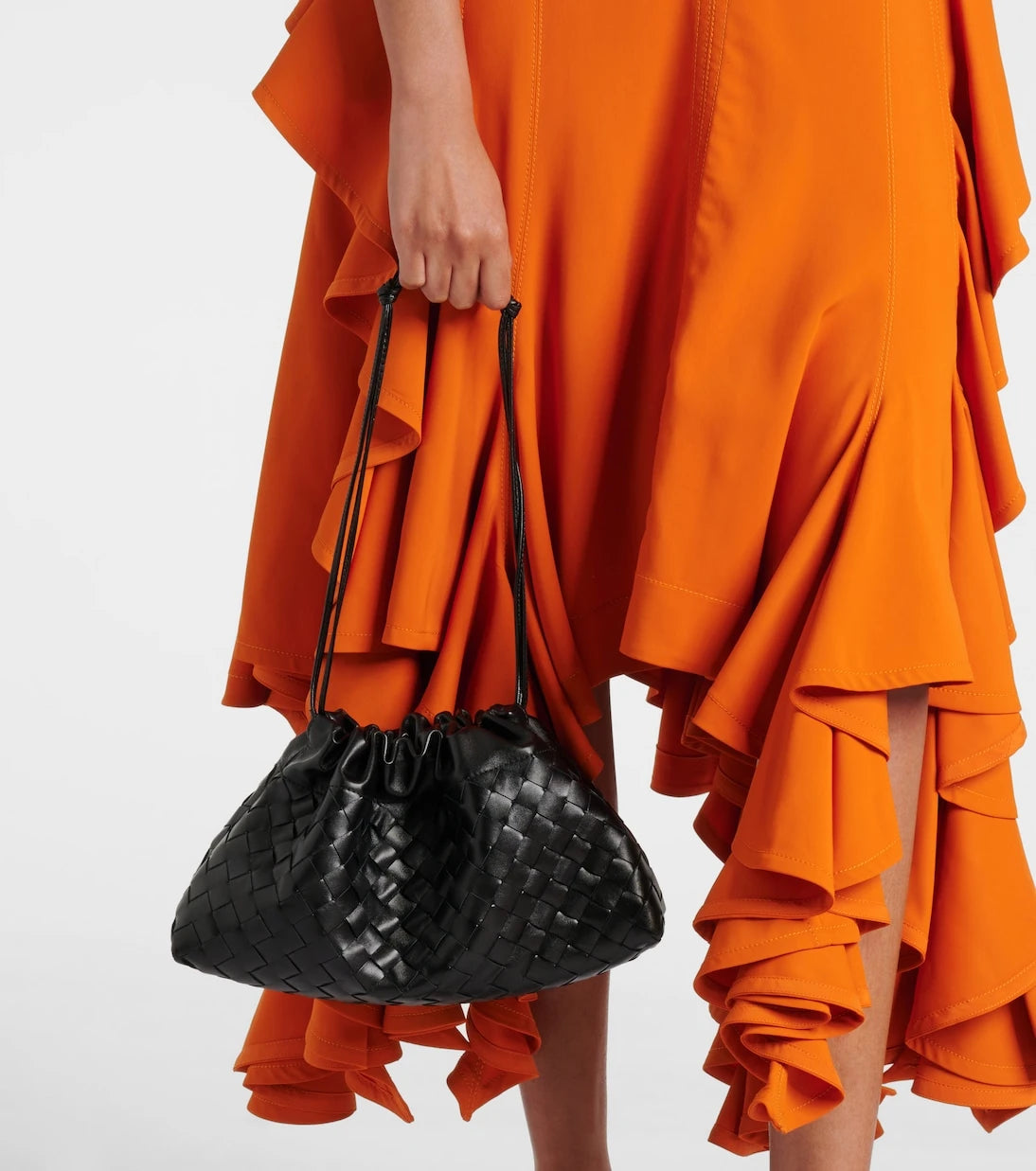 Bottega Veneta - حقيبة يد كلاتش متوسطة من الجلد Dustbag Soirée