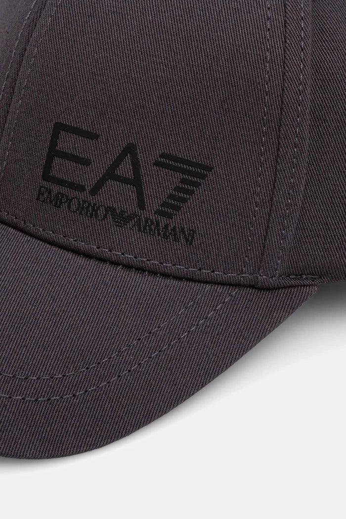 EA7 Emporio Armani pamuklu siperlikli şapka