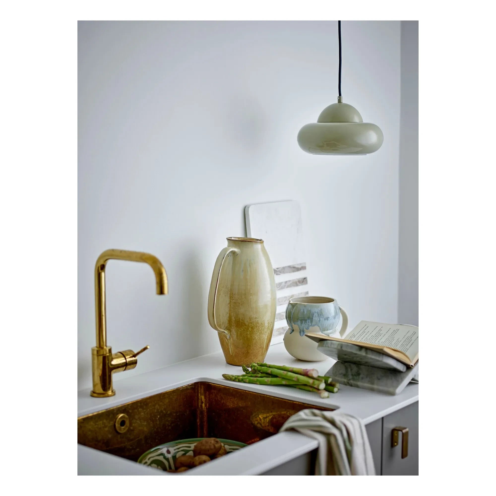 Bloomingville - Bubble hanging lamp in metal | Almond green
