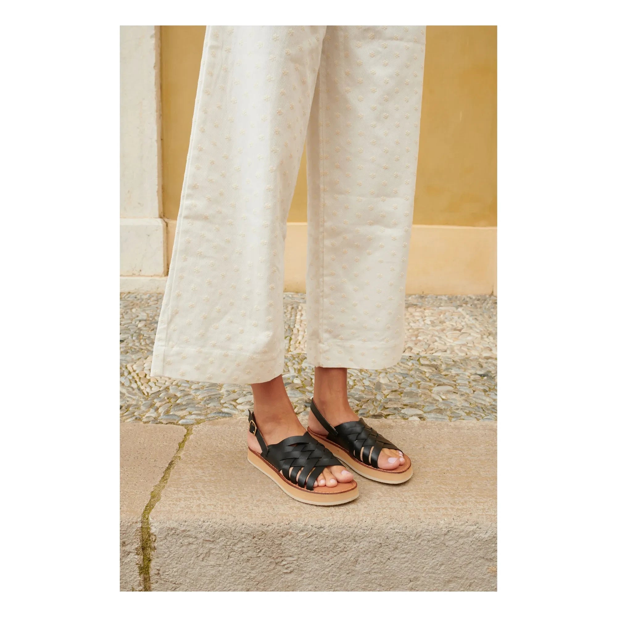 Mapache - Lola sandals | Black