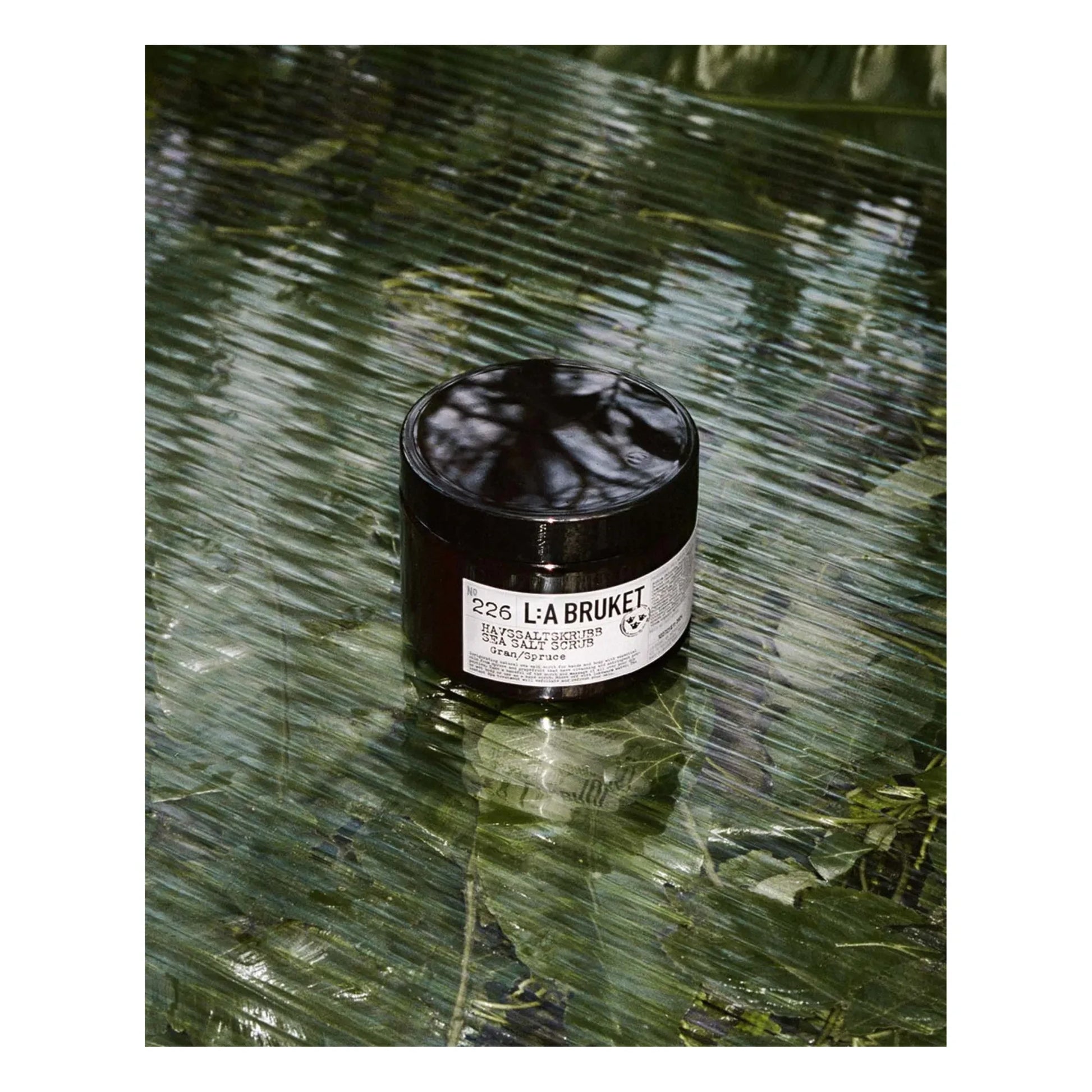 L:A BRUKET - 226 Spruce Sea Salt Scrub - 420 g