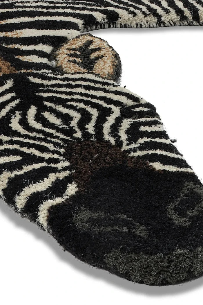 Вълнен килим Doing Goods Stripey Zebra L/152 x 109 cm