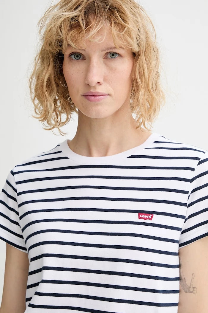 Памучна тениска Levi's PERFECT TEE