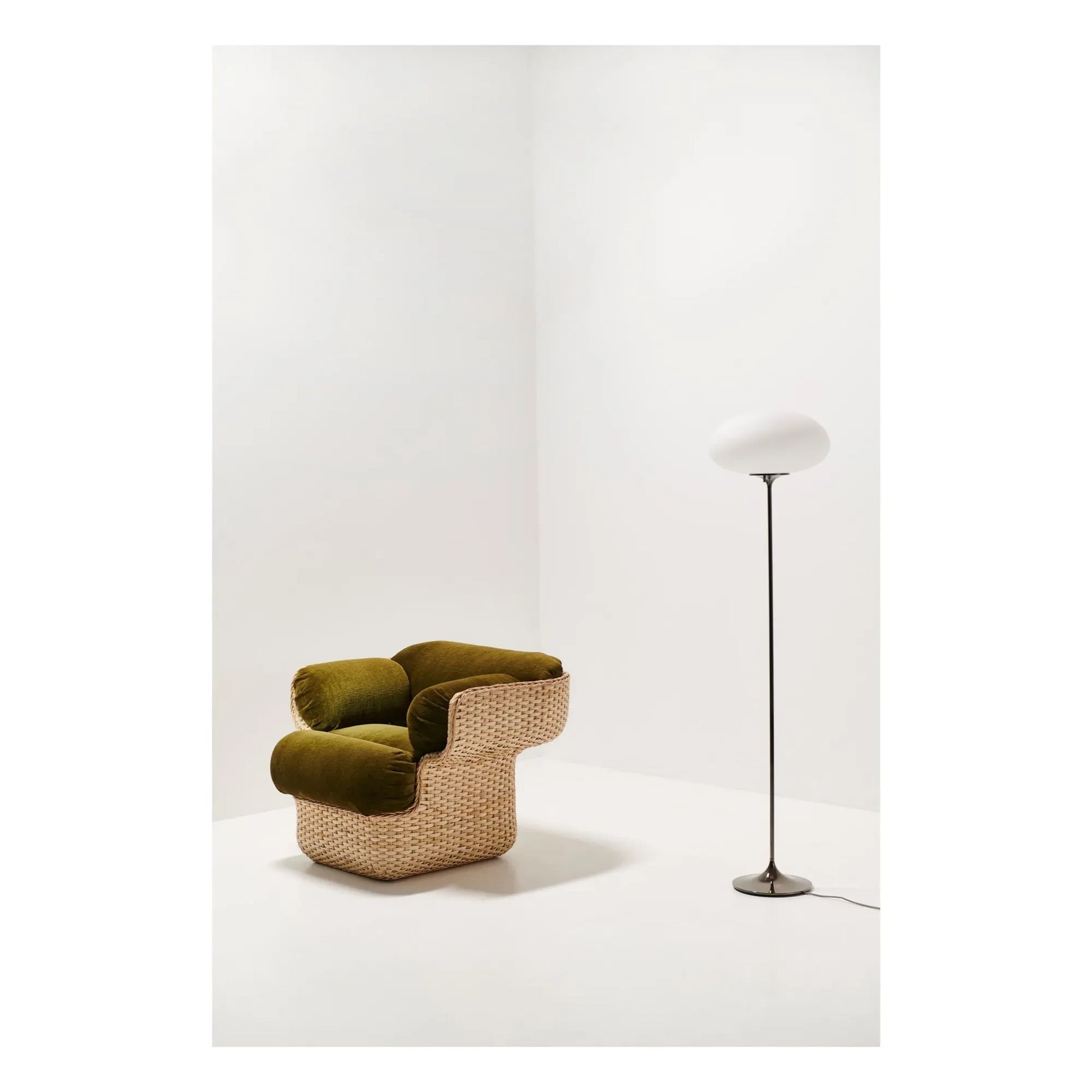 Gubi - Basket lounge chair, Joe Colombo | Khaki