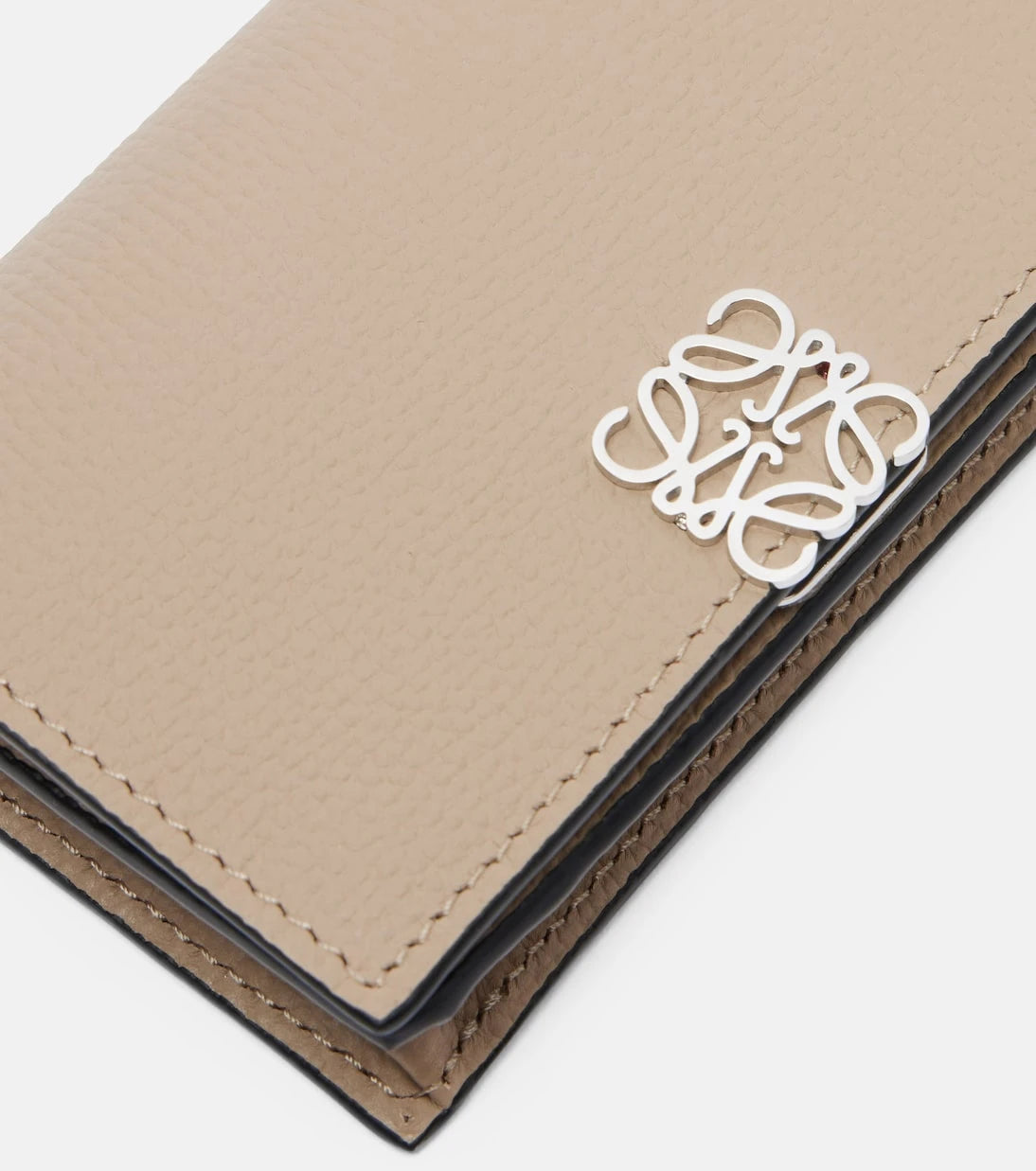 Loewe - حامل بطاقات Anagram صغير من الجلد