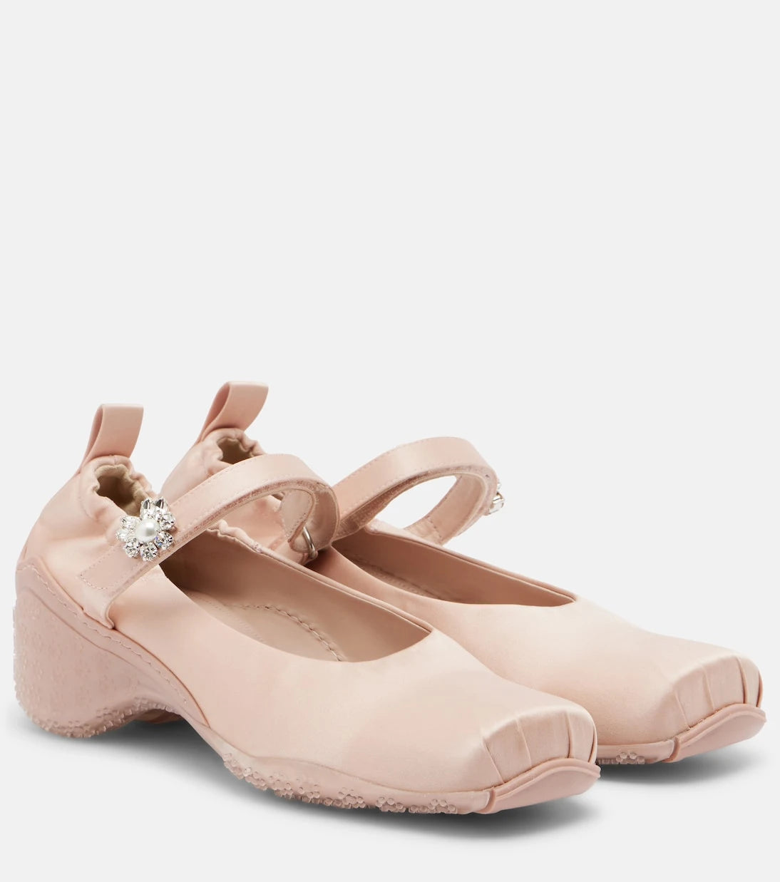 Simone Rocha - حذاء باليه رنر بكعب ومزين بالكريستال من الساتان