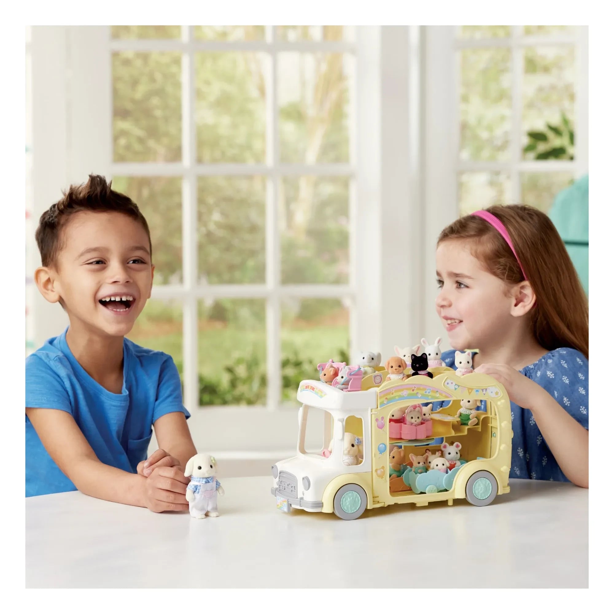Sylvanian Families - The bus and its playground