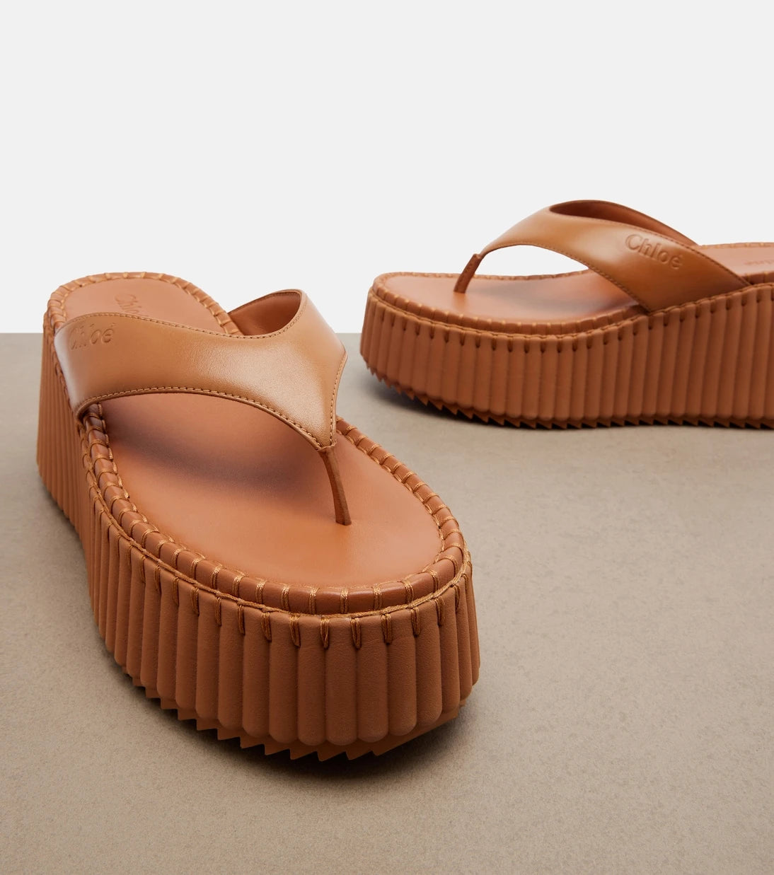 Chloé - Nama leather platform thong sandals