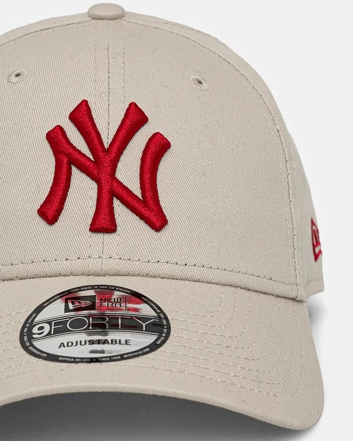 Памучна шапка с козирка New Era LEAGUE ESSENTIAL 9FORTY®