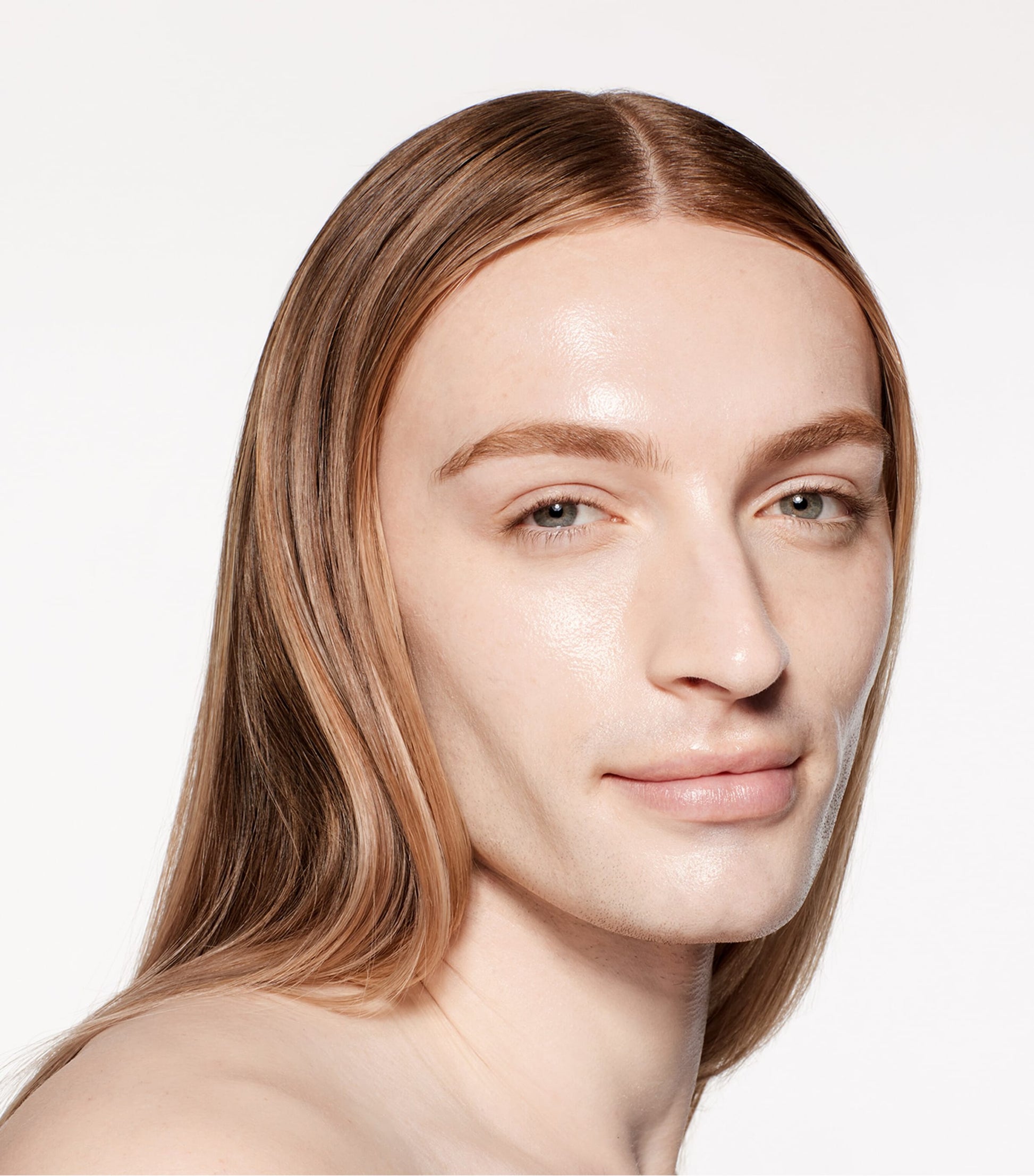 Shiseido Revitalessence Skin Glow Foundation SPF 30