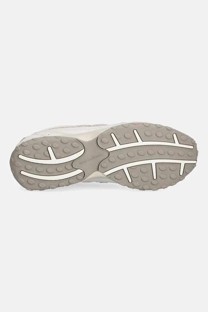 New Balance 204 маратонки дамски от велур