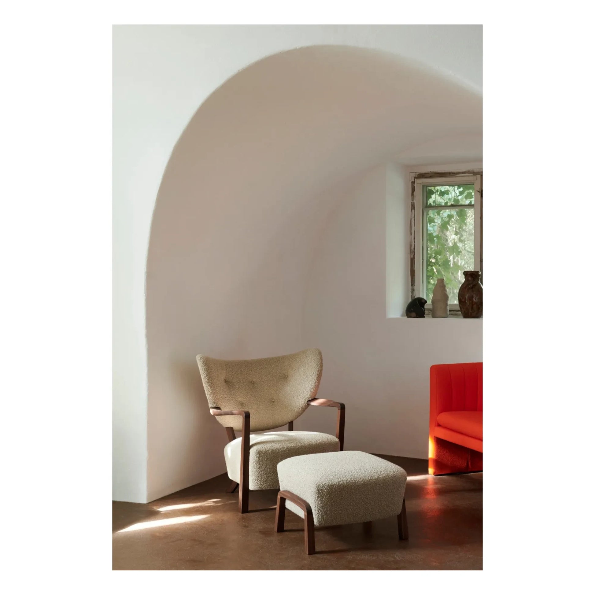 & Tradition - Wulff ATD3 Ottoman - Walnut Wood Legs | Ivory