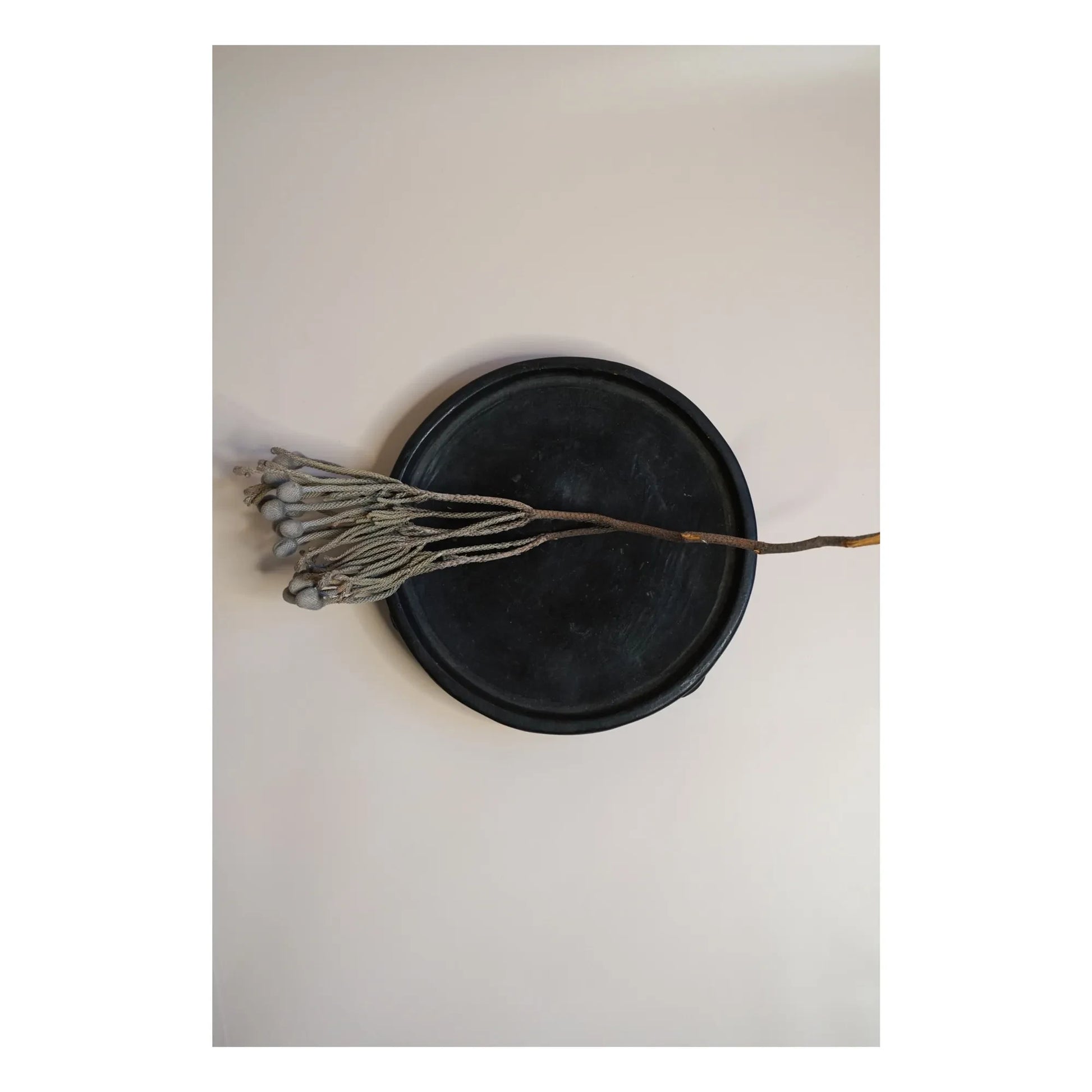 Woodmata - Plate with terracotta base | Black