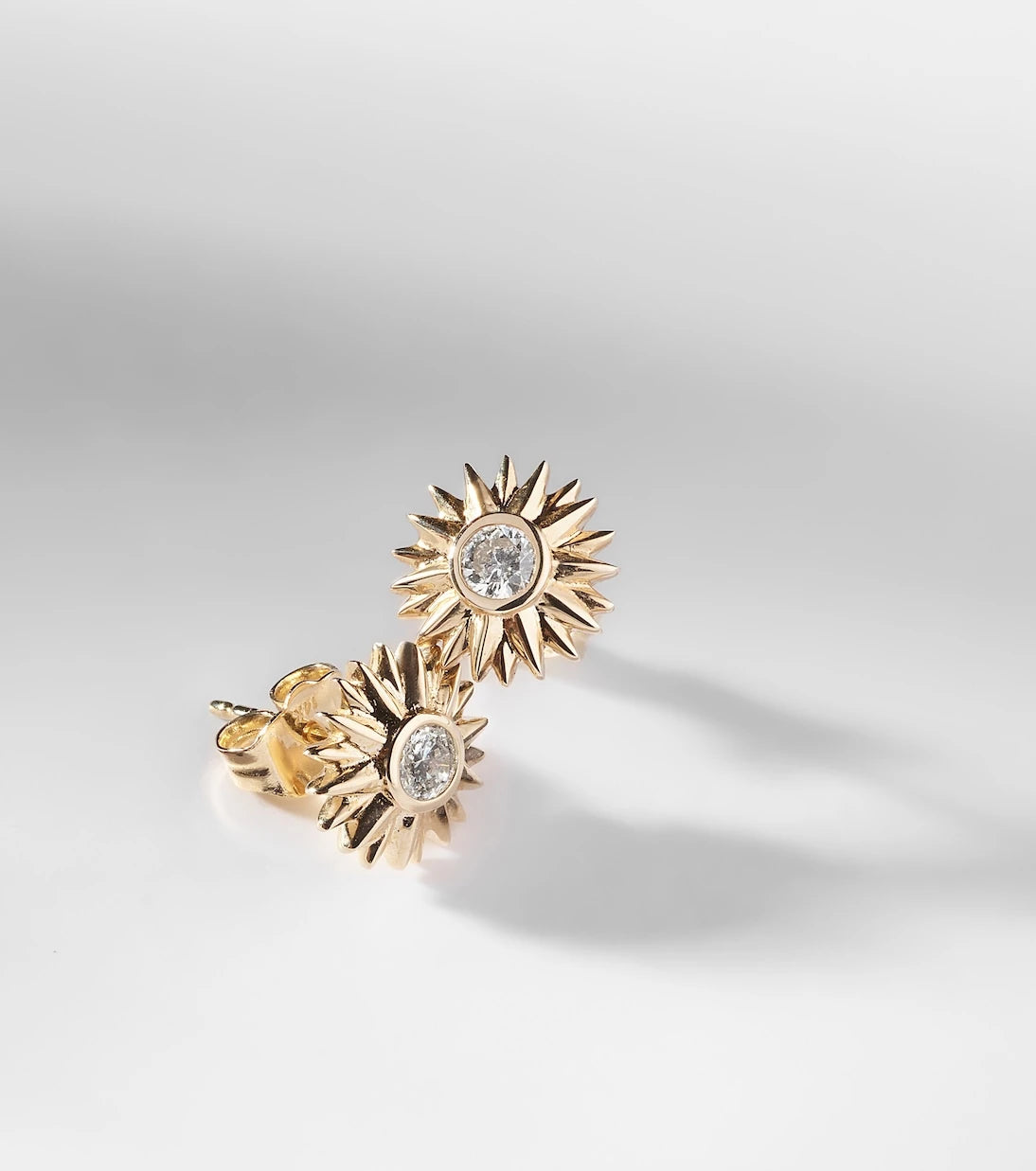 Sydney Evan - Sunburst 14kt gold earrings with diamonds