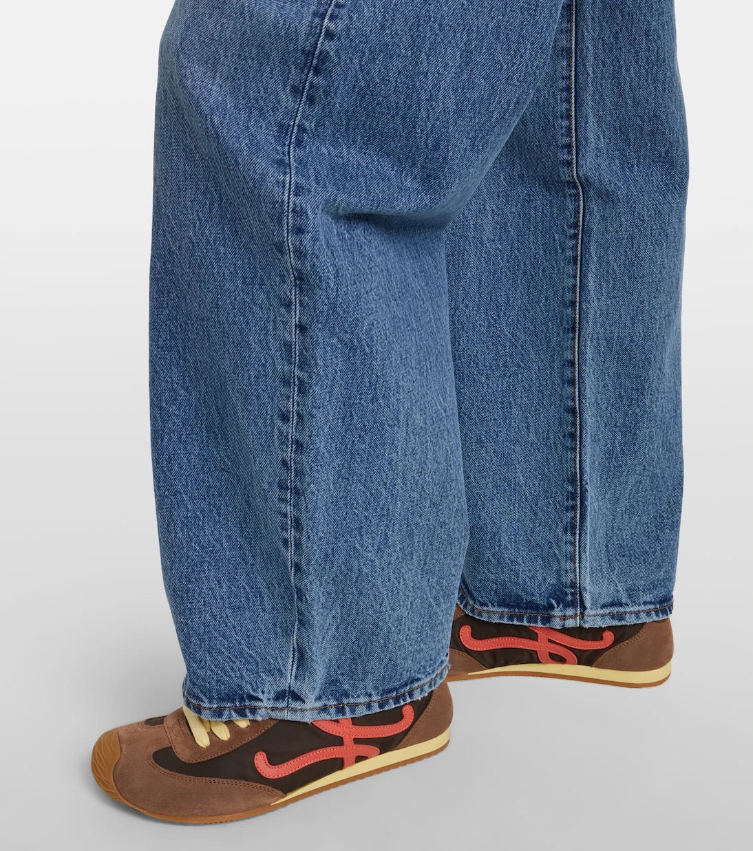 Frame - Bow barrel-leg jeans