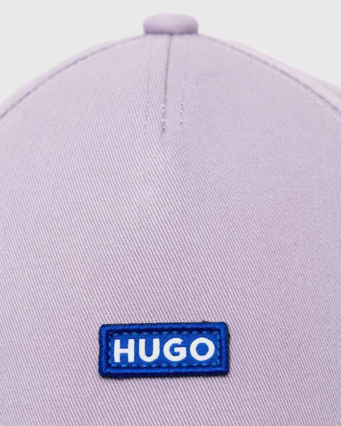 Памучна шапка с козирка Hugo Blue