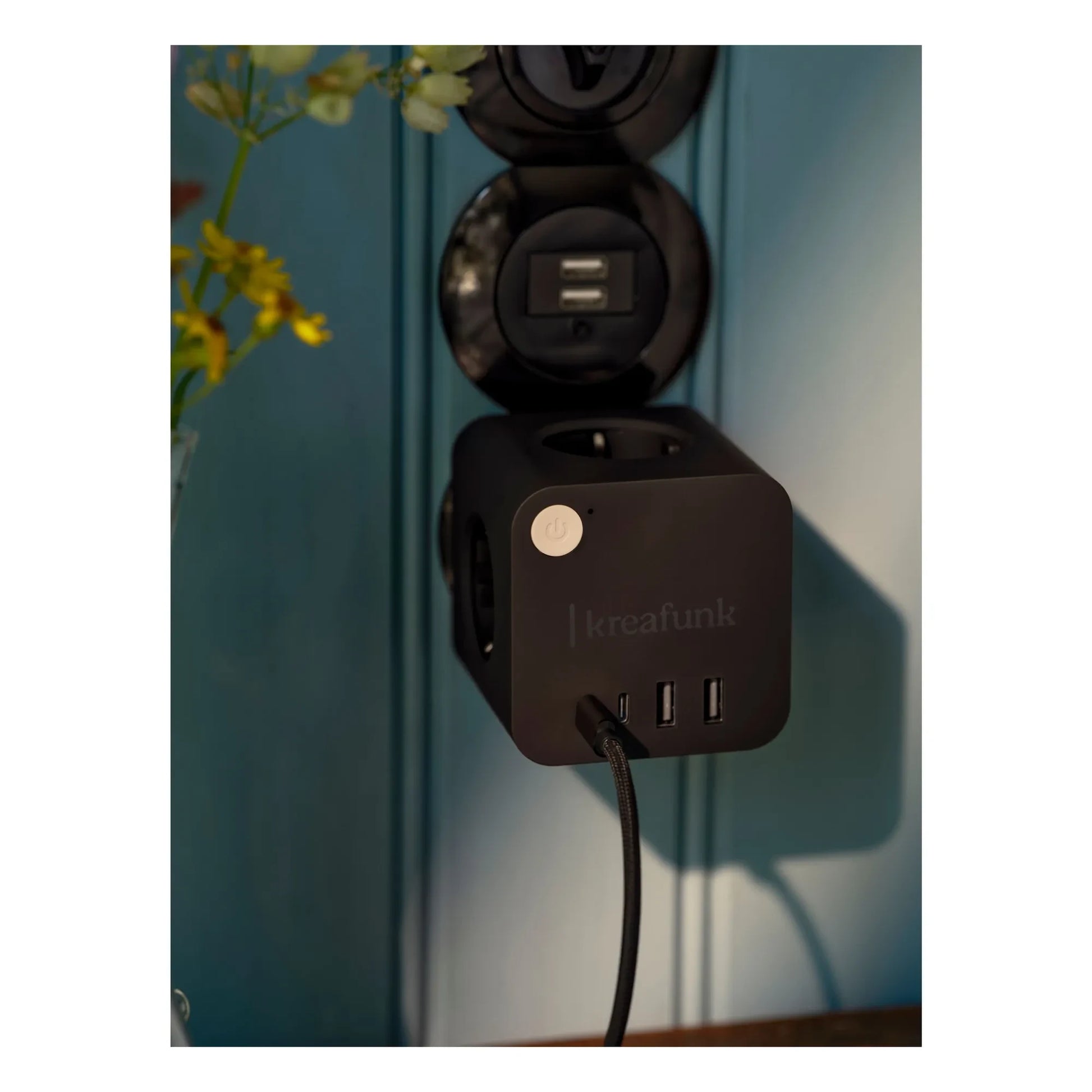 Kreafunk - Ampie compact power strip | Black