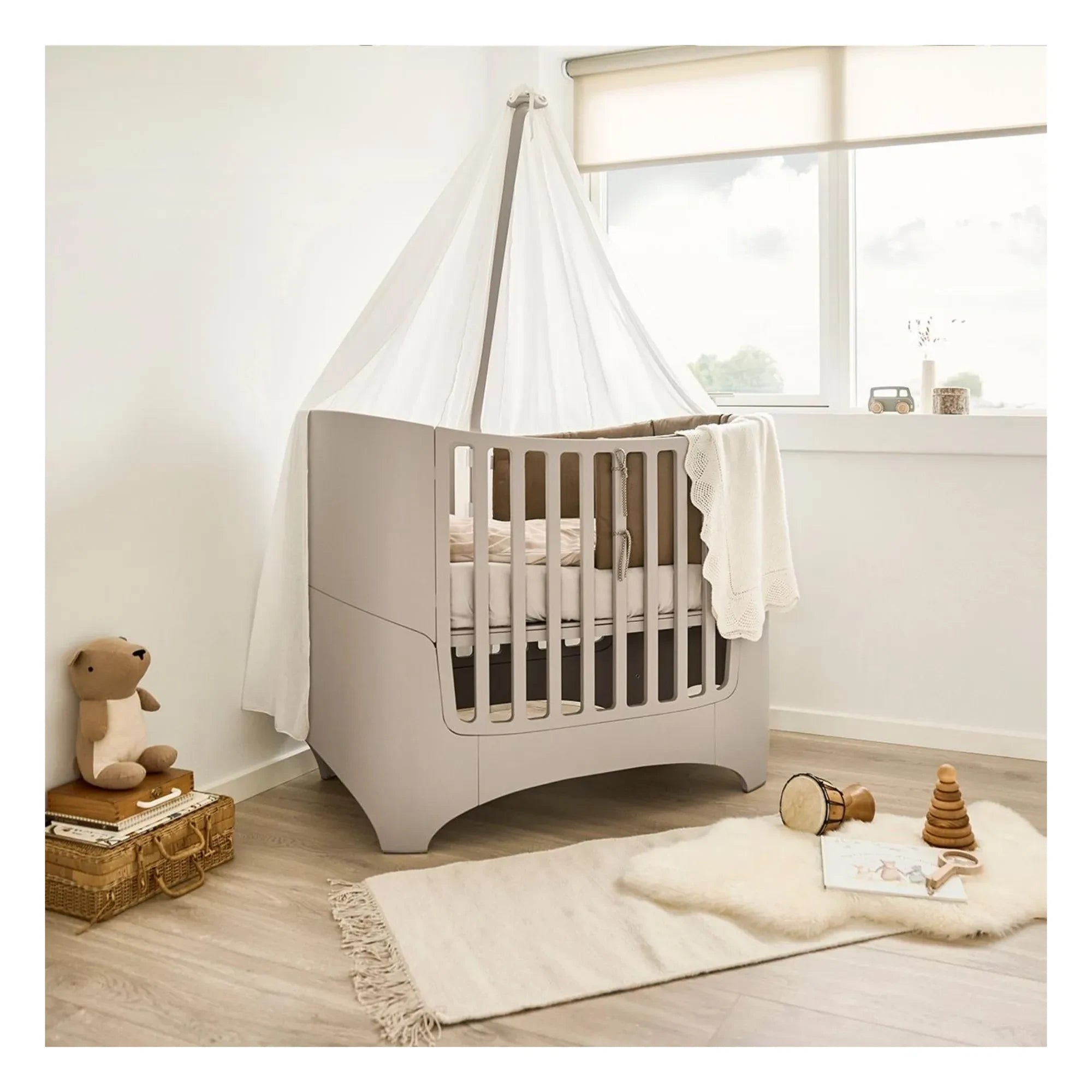 Leander - Classic bed arrow | Capuccino