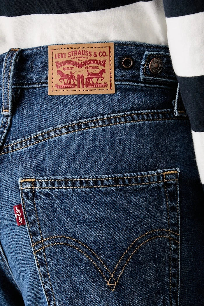 Levi's kadın denim kısa şort CINCH MID-THIGH
