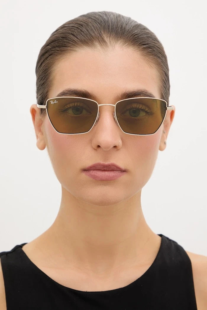 Ray-Ban güneş gözlüğü
