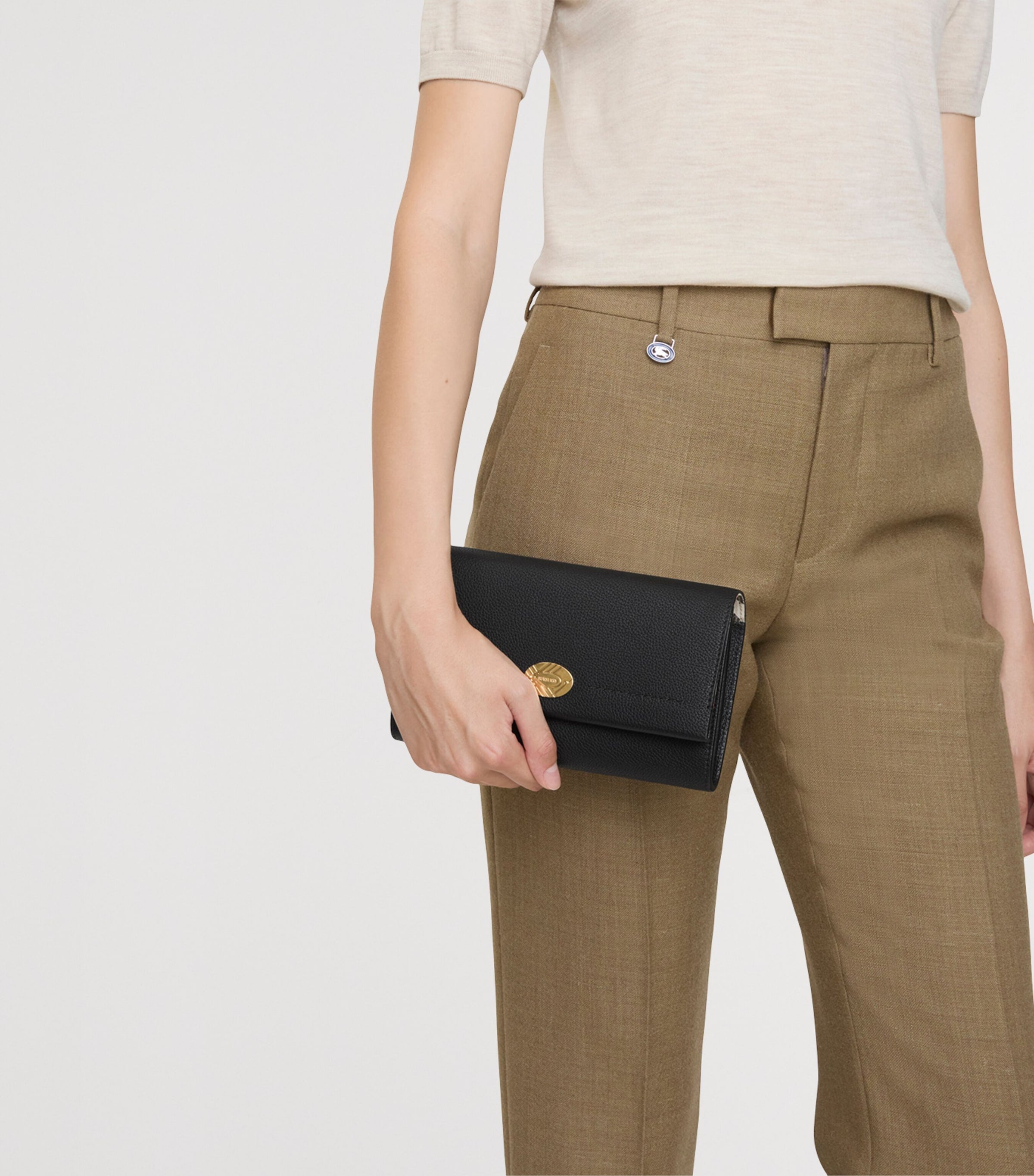 Black Leather Cotswolds Strap Wallet