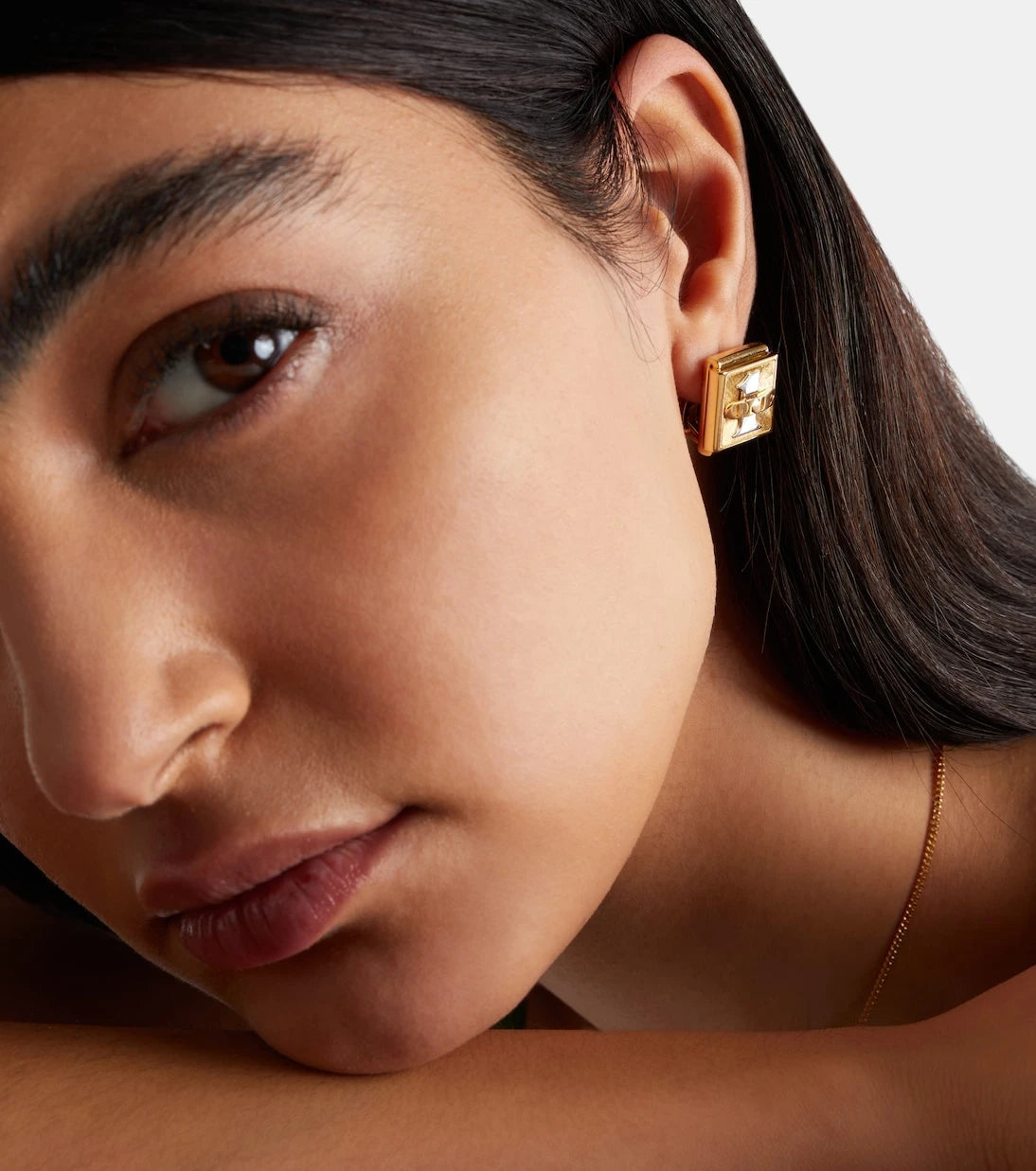 Marie Lichtenberg - Buck 18kt gold single earring