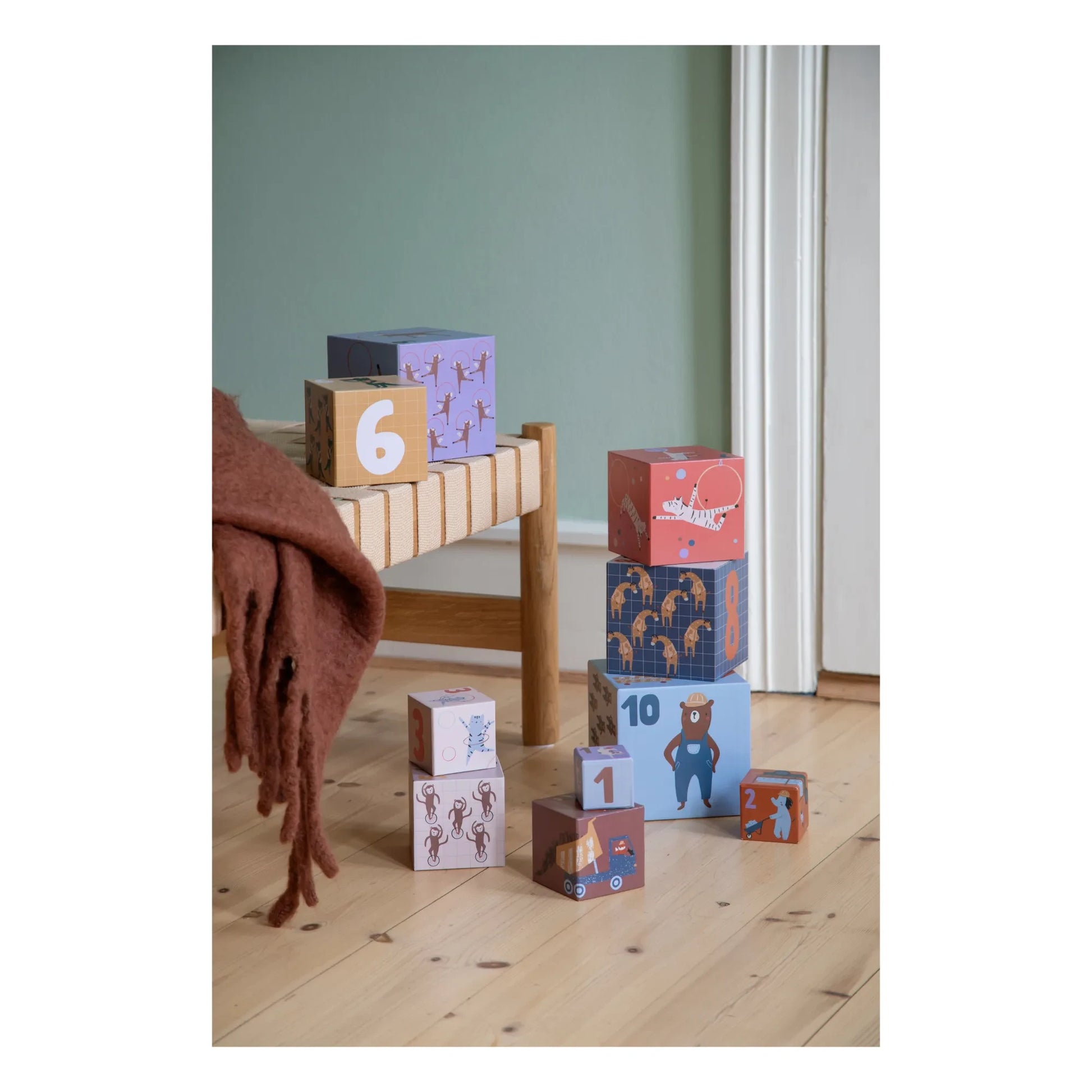 Sebra - Builders Stacking Blocks