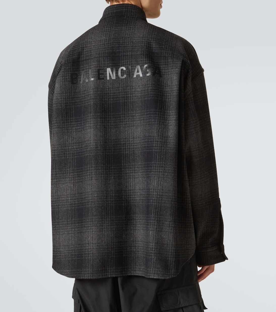 Balenciaga - قميص فلانيل من مزيج الصوف بنقشة الكاروه