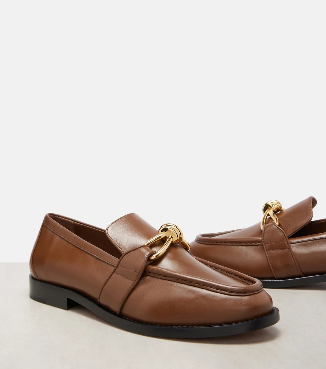 Bottega Veneta - حذاء لوفرز أستير نوت الجلدي