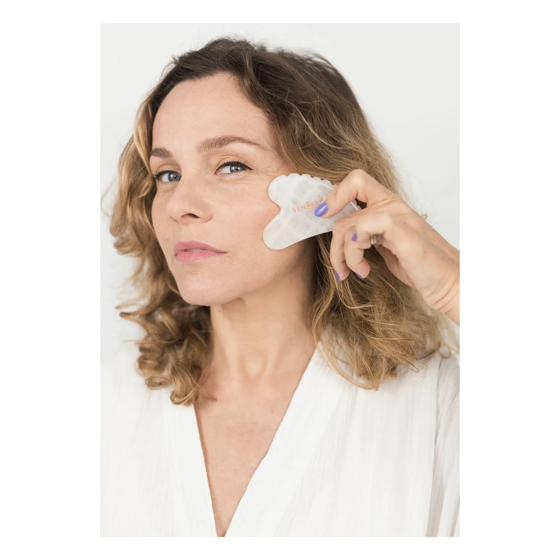 Sentara - White Jade Toothed Heart Gua Sha